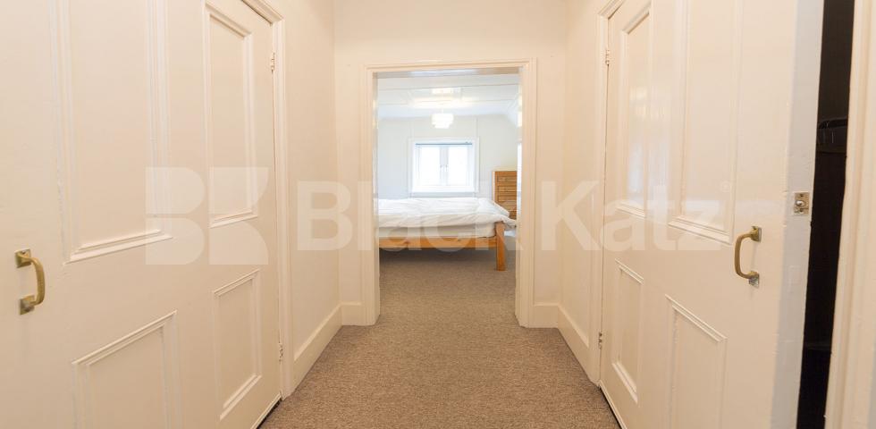 			NEW INSTRUCTION! AVAIL 6/4/19, 2 Bedroom, 1 bath, 1 reception Flat			 Strathray Gardens, SWISS COTTAGE